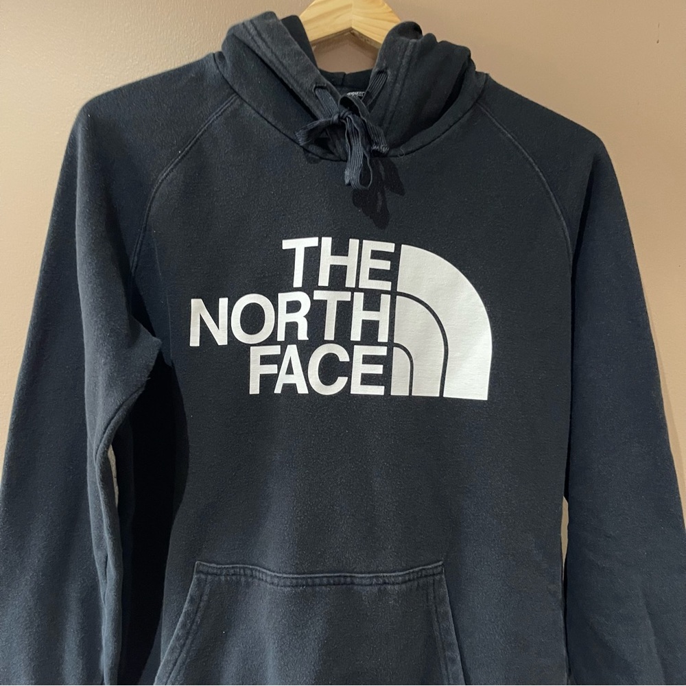 The North Face Men's Black Pullover Hoodie - Picture 4 of 6